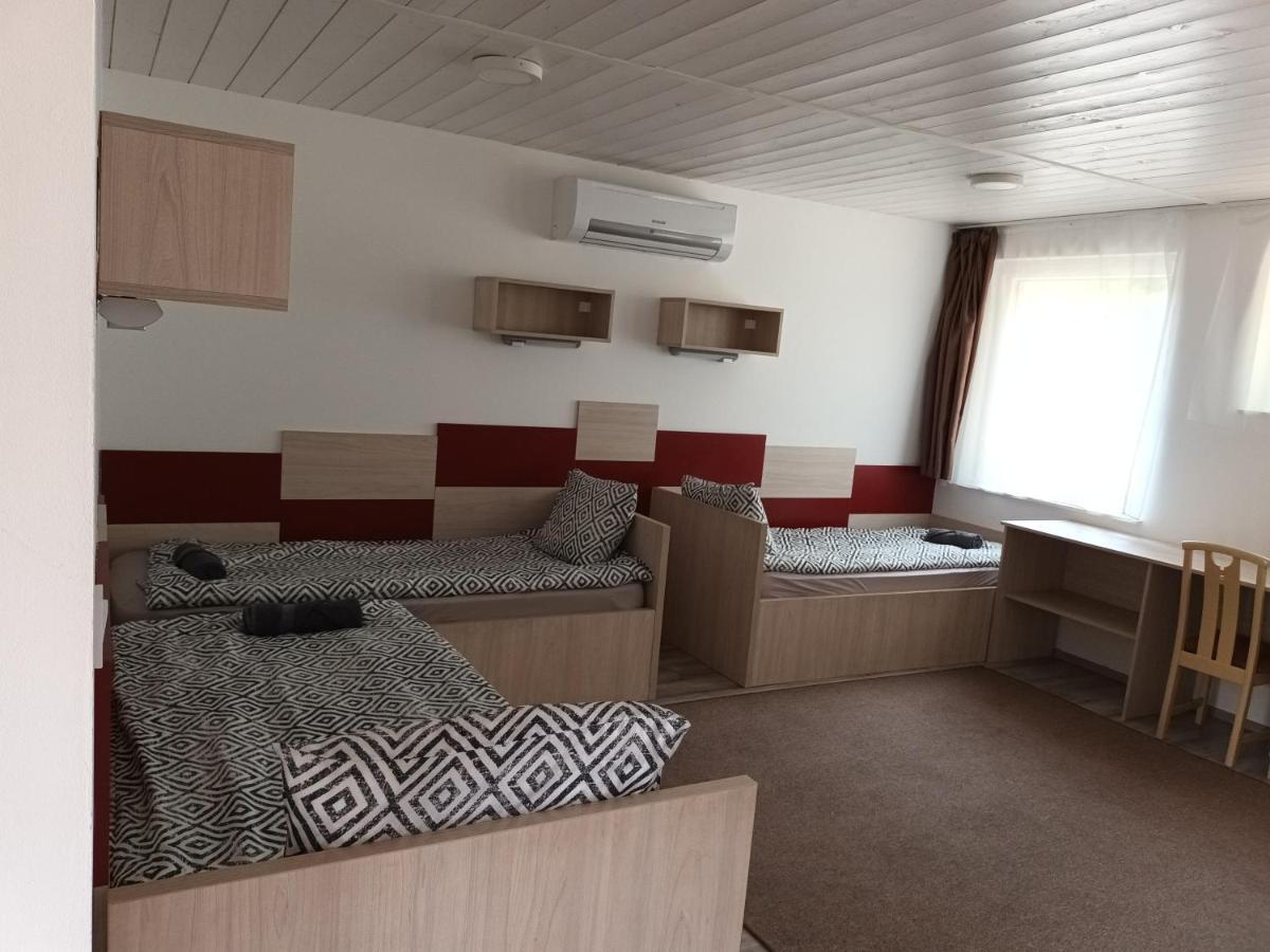 Tiszaliget Apartman Es Szallo Solnok Dış mekan fotoğraf