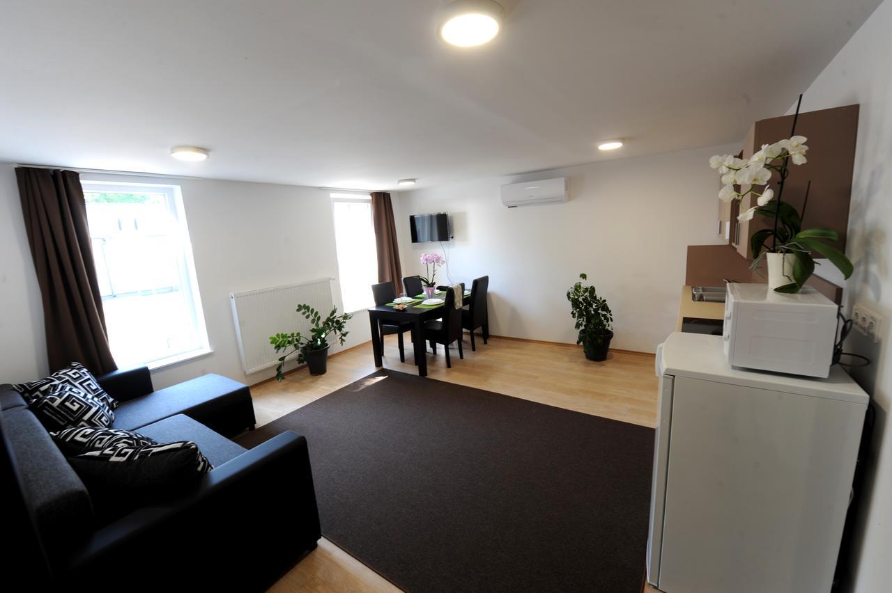 Tiszaliget Apartman Es Szallo Solnok Dış mekan fotoğraf