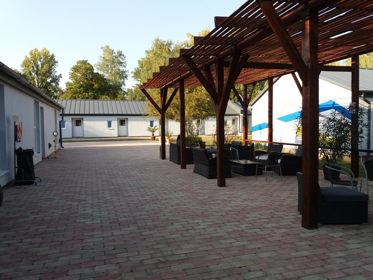 Tiszaliget Apartman Es Szallo Solnok Dış mekan fotoğraf