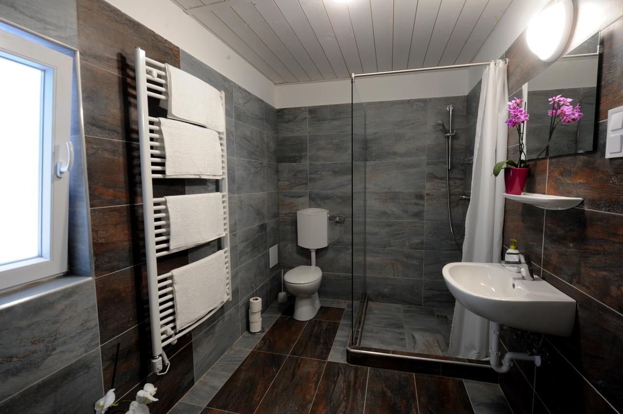 Tiszaliget Apartman Es Szallo Solnok Dış mekan fotoğraf